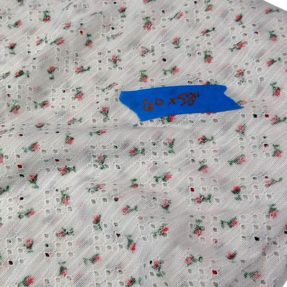 60x58" White Red Rose Floral Pointelle Knit Fabric Eyelet Coquette Cottagecore - Picture 3 of 6
